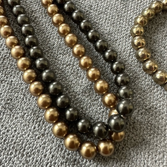 BLACK and Gold Bead Necklace and Bracelet Set - Picture 2 of 6